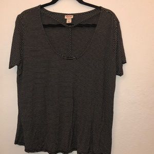 Plus black and white top